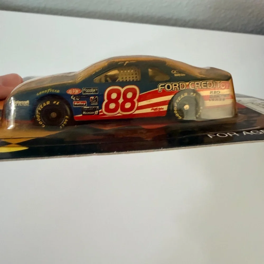 1997 Revell Race Day Dale Jarrett 88 Ford Quality Care 1:64 Scale Die Cast Car